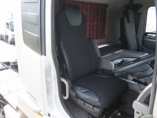 中古トラック UDトラックストラクタヘッド #14