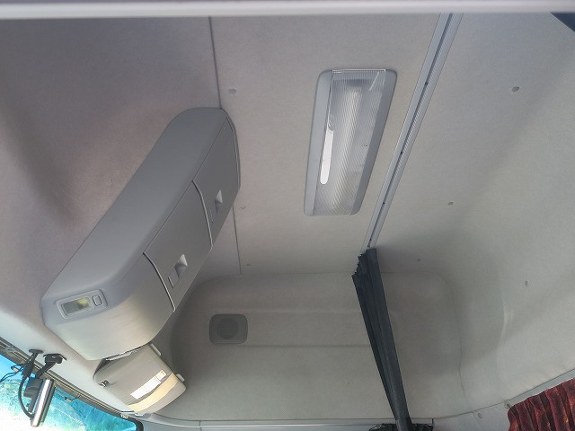 中古トラック UDトラックストラクタヘッド #24