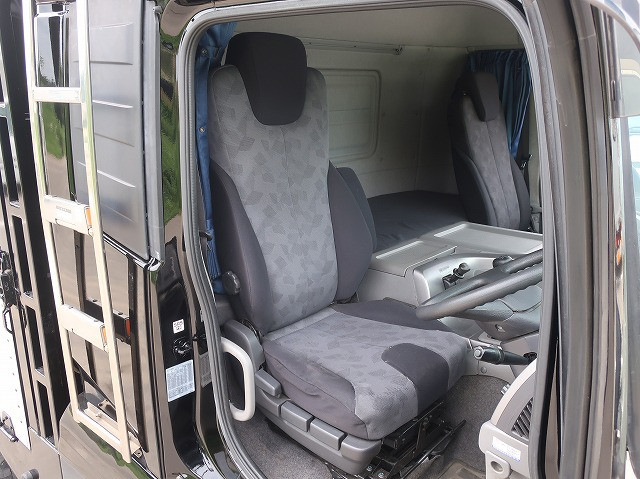 中古トラック UDトラックス平ボディアルミブロック #13