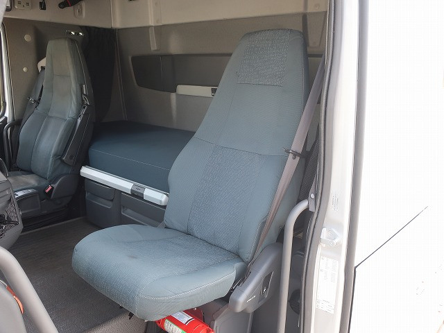 中古トラック ボルボトラクタヘッド #23