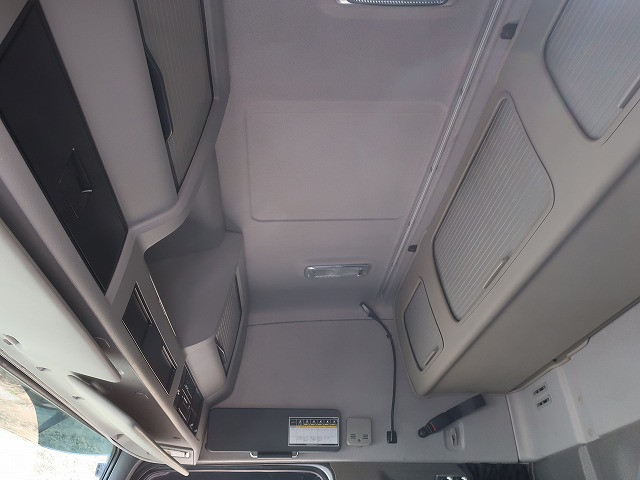 中古トラック ボルボトラクタヘッド #24