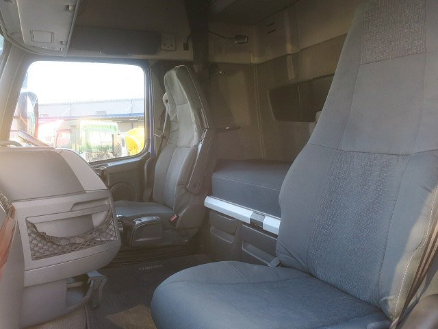 中古トラック ボルボトラクタヘッド ＃22