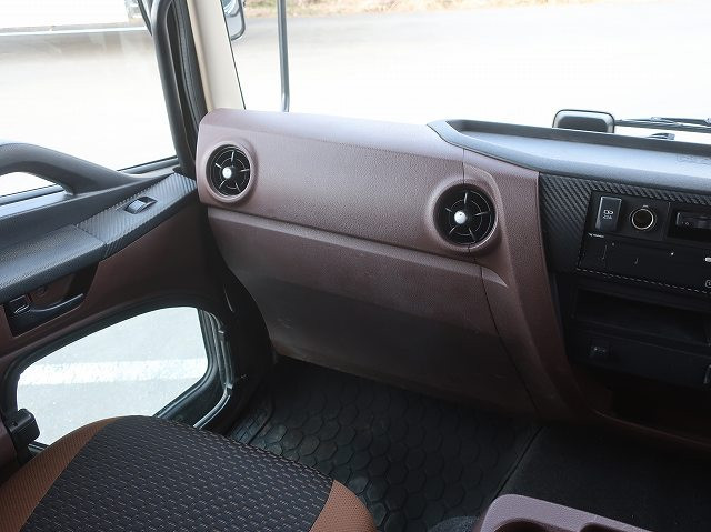 中古トラック 日野ヒアブクレーン付平ボディ #16